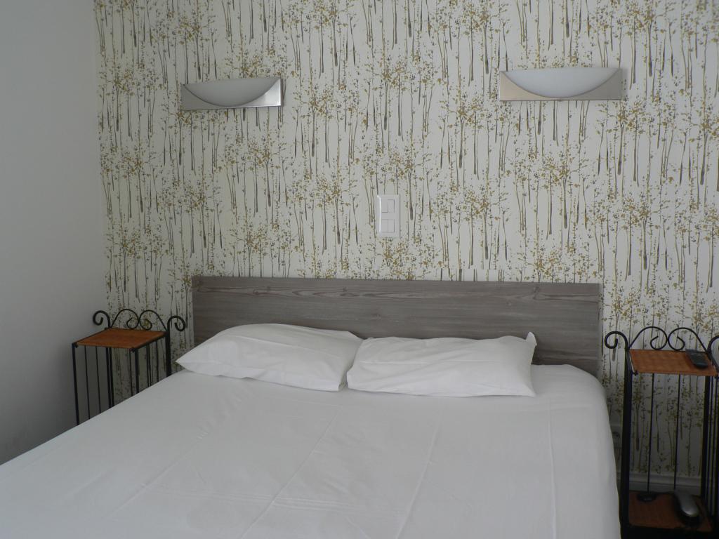 Hotel Les Alizes Biarritz Oda fotoğraf